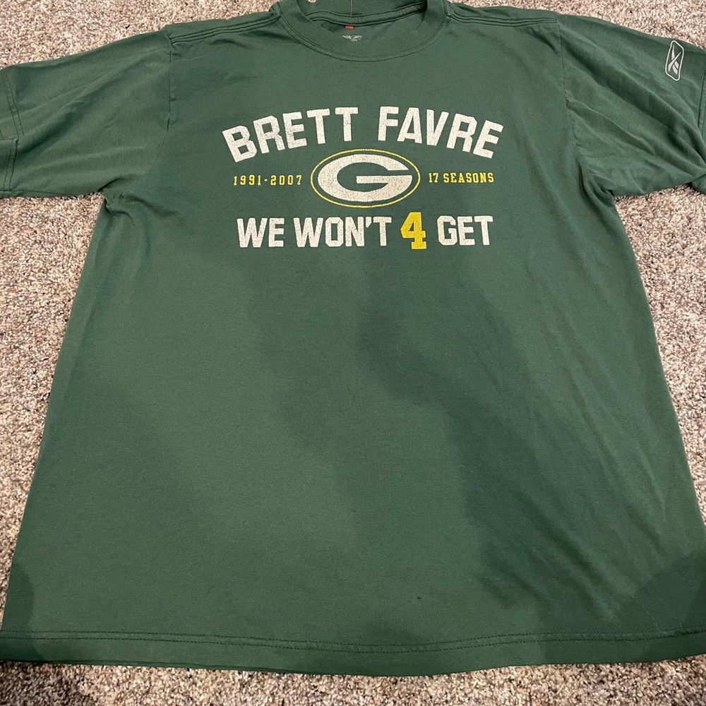 Brett Favre GREENBAY packers tshirt size medium